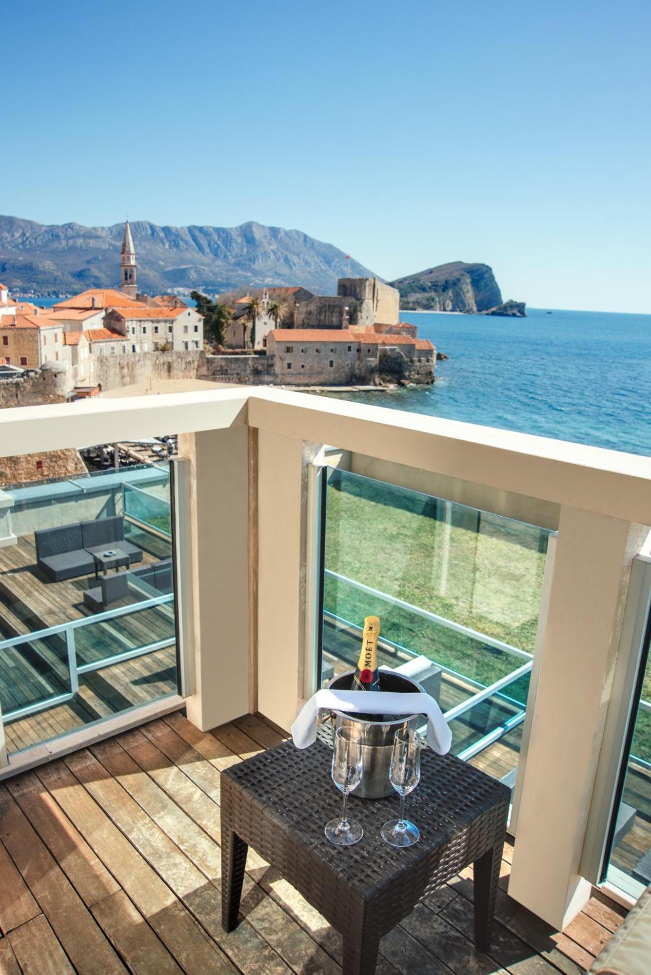 Hotel Avala & 4*