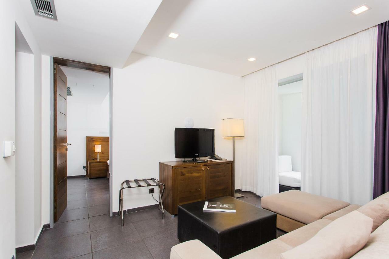 Otel Avala &